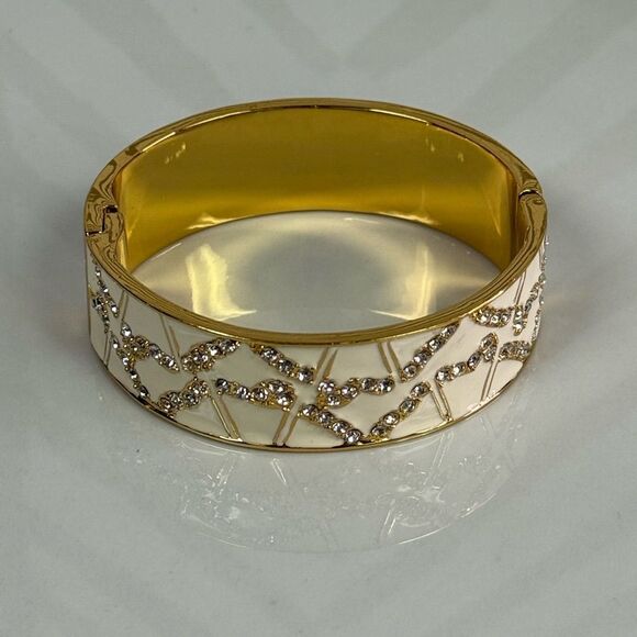 RARE Kate Spade Garden Grove White Enamel Magnetic Closure Bracelet - Picture 4 of 4